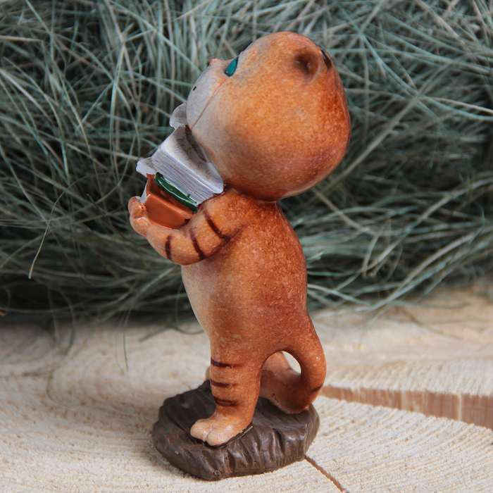 Сувенир полистоун "Котенок с книжками" 5,5х12,5х6 см