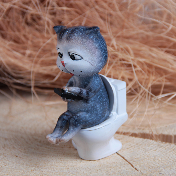 Сувенир полистоун "Котенок заигрался" 5х12х8 см