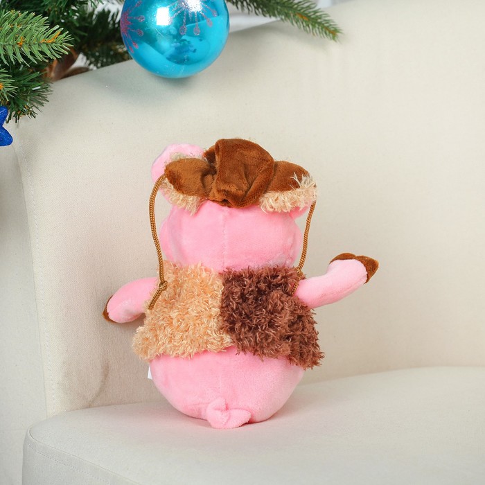 Мягкая игрушка "Свинюшка в шапке-ушанке и безрукавке с пуговками"