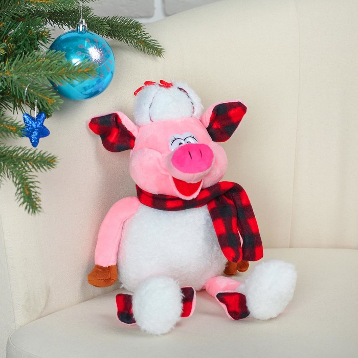 Мягкая игрушка "Поросёнок в полосатом шарфике и шапке", 22 см