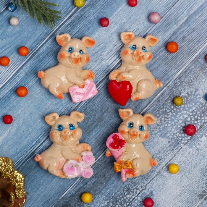 Магнит полистоун "Хрюшка влюблённый" МИКС 5,5х4 см