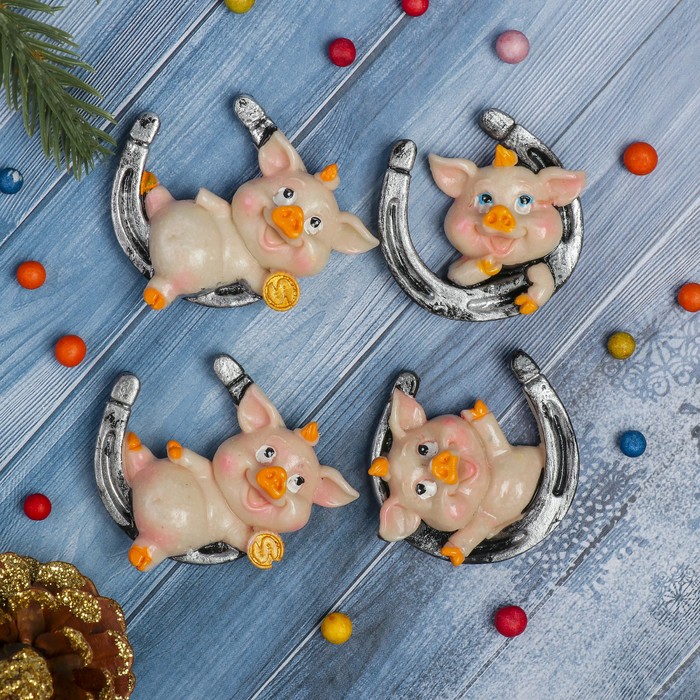 Магнит полистоун "Хрюшка в подкове" МИКС 5х6,5 см