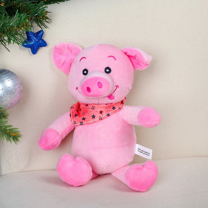 Мягкая игрушка "Свинюшка с повязкой на шее" 18 см