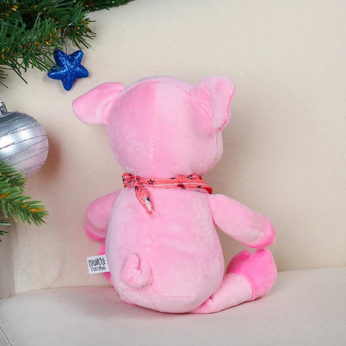 Мягкая игрушка "Свинюшка с повязкой на шее" 18 см