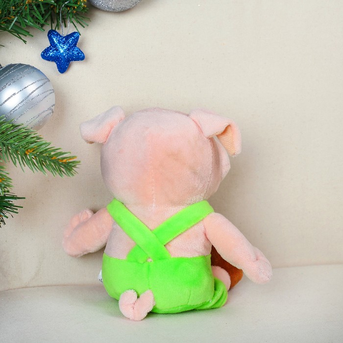 Мягкая игрушка "Поросёнок в шортиках" цвета МИКС