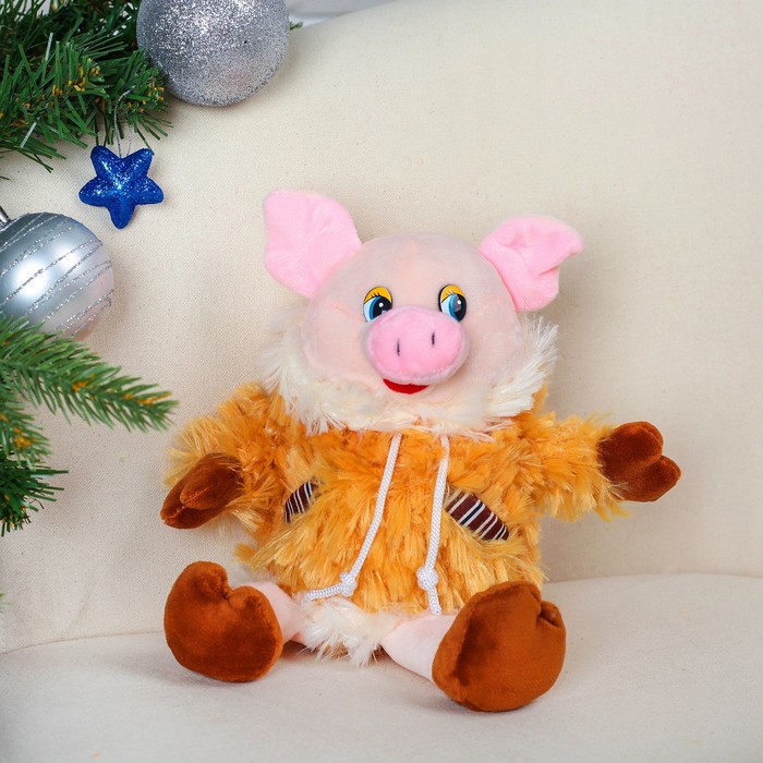 Мягкая игрушка "Свин в кофточке с капюшоном"