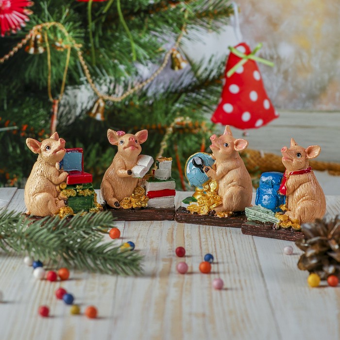 Сувенир полистоун "Поросёнок-всезнайка" МИКС 7,3х6х3,5 см