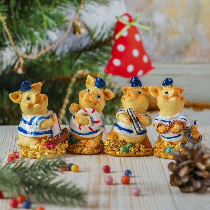 Сувенир полистоун "Поросёнок-морячок" МИКС 7,3х5х4 см