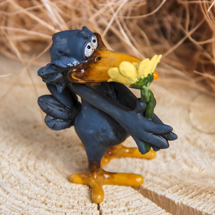 Сувенир полистоун "Ворона Романтик" 7х8х8,5 см