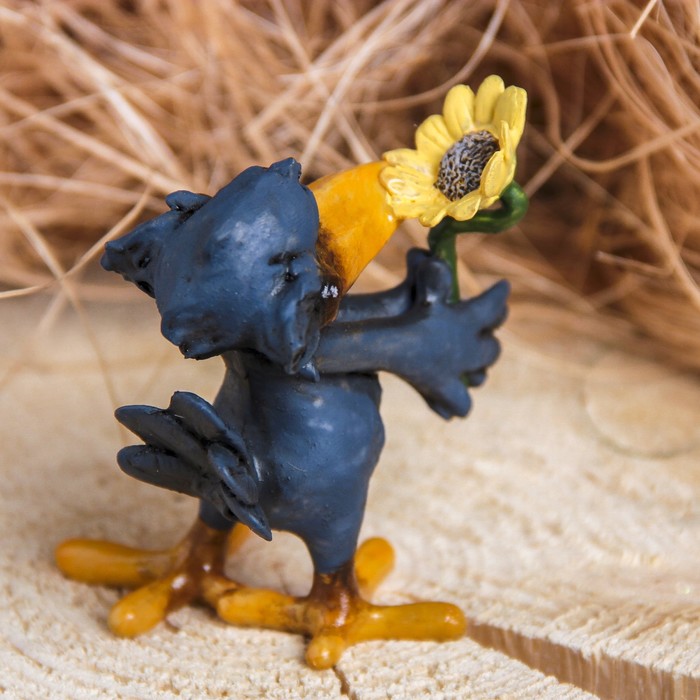 Сувенир полистоун "Ворона Романтик" 7х8х8,5 см