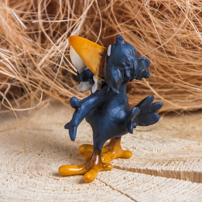 Сувенир полистоун "Ворона Сомелье" 7х7,5х9,5 см