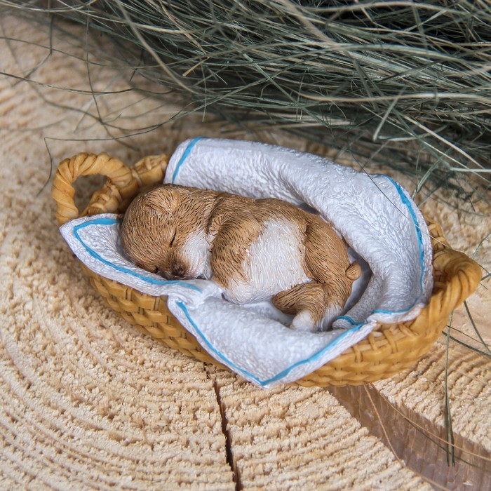 Сувенир полистоун "Щенок в корзине" 10х6,5х3,5 см