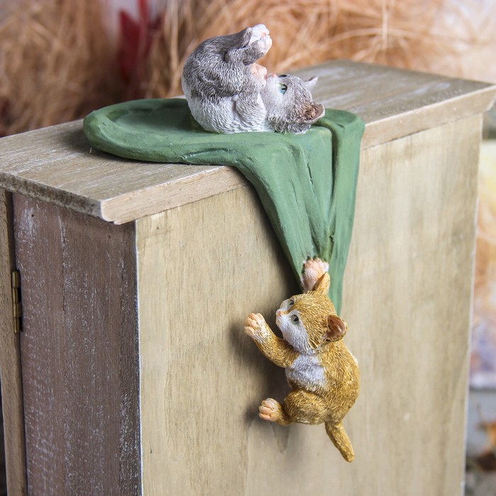 Сувенир полистоун "Котята со скатертью" 10,5х7,5х17,5 см