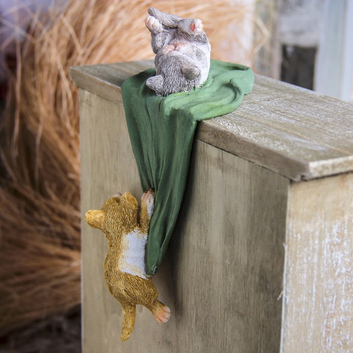 Сувенир полистоун "Котята со скатертью" 10,5х7,5х17,5 см