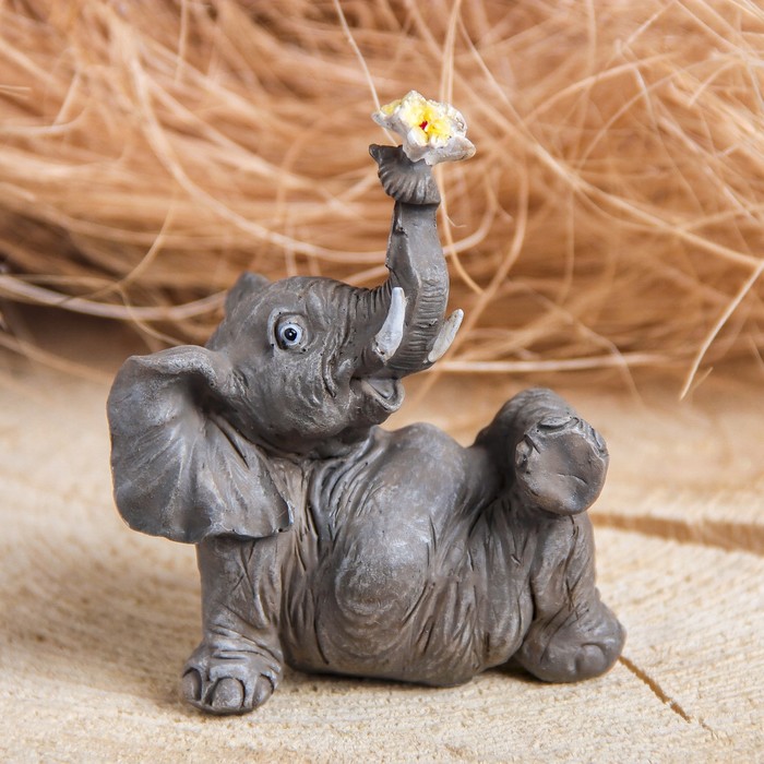 Сувенир полистоун "Слон с цветочком" 7,5х5,5х10 см