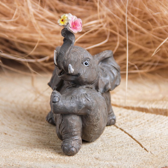 Сувенир полистоун "Слон с цветочком" 7,5х5,5х10 см