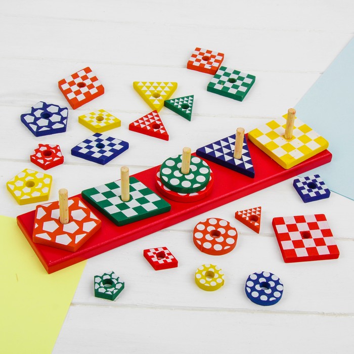 Пирамидка логическая "Разноцветные формы"