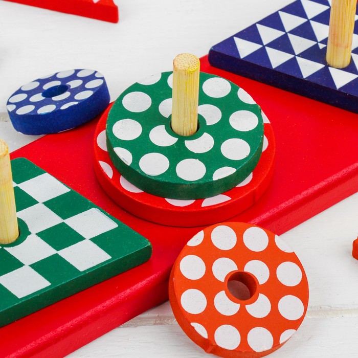 Пирамидка логическая "Разноцветные формы"