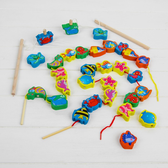Рыбалка-шнуровка "Забавные рыбки", размеры рыбок: 3,5 × 4 см, 5 × 3,5 см