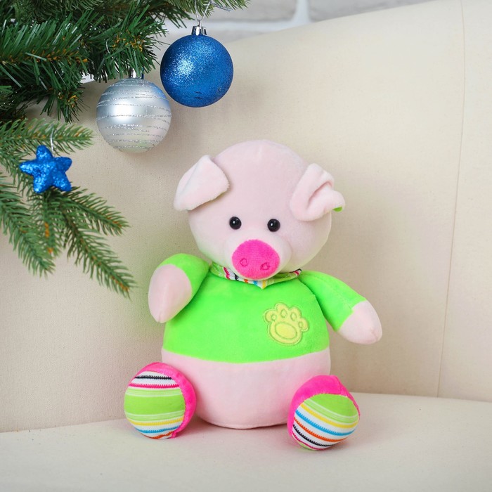 Мягкая игрушка "Свинюшка в зелёной футболке" 22 см