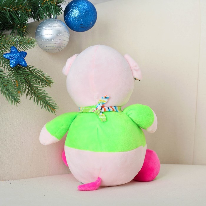 Мягкая игрушка "Свинюшка в зелёной футболке" 22 см