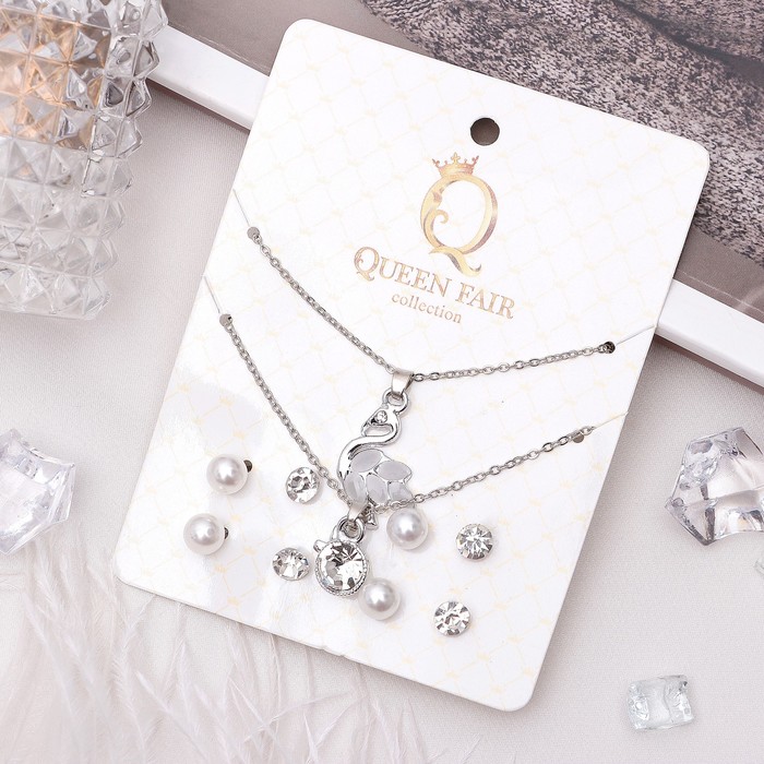 Гарнитур 6 предметов: 4 пары пусет, кулон, браслет "Фламинго", цвет бело-серый в серебре