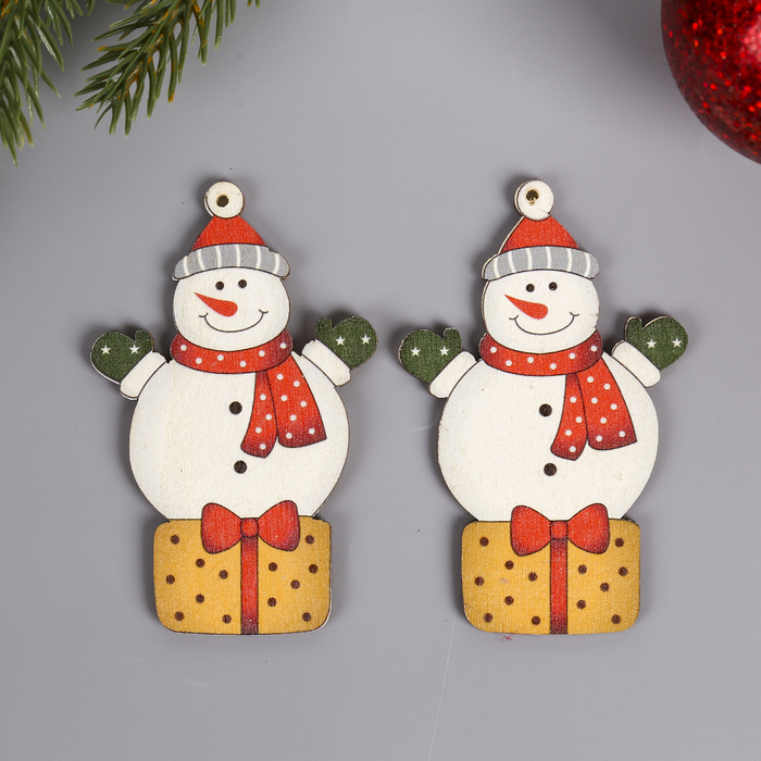 Набор декора для творчества дерево "Снеговик на подарке" набор 2 шт 8х5,4 см