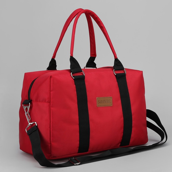 Сумка дорожная, отдел на молнии, наружный карман, длинный ремень, цвет красный