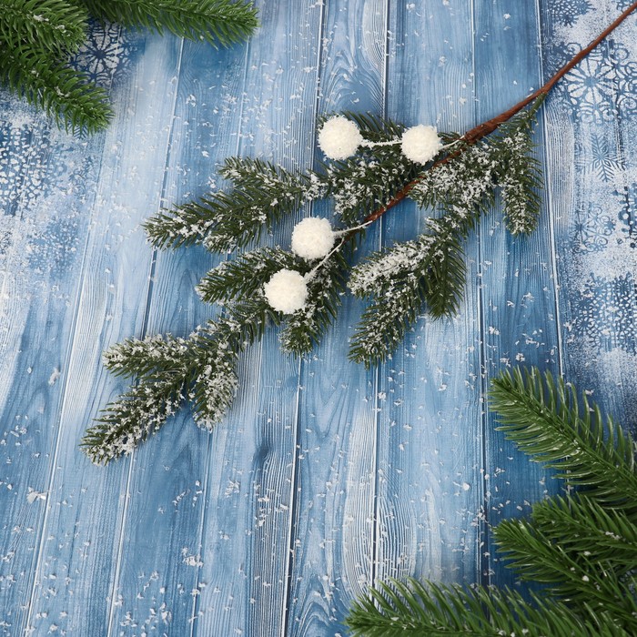 Декор Зимние мечты веточка с белыми шариками, 50 см