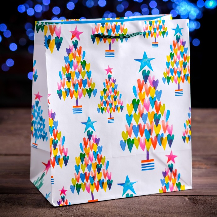 Пакет подарочный "Зима в волшебнем лесу", 20 х 24 х10,2 см