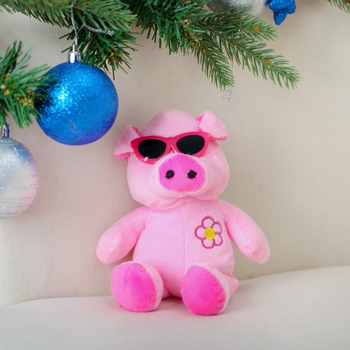 Мягкая игрушка "Крутой поросёнок" с цветочком