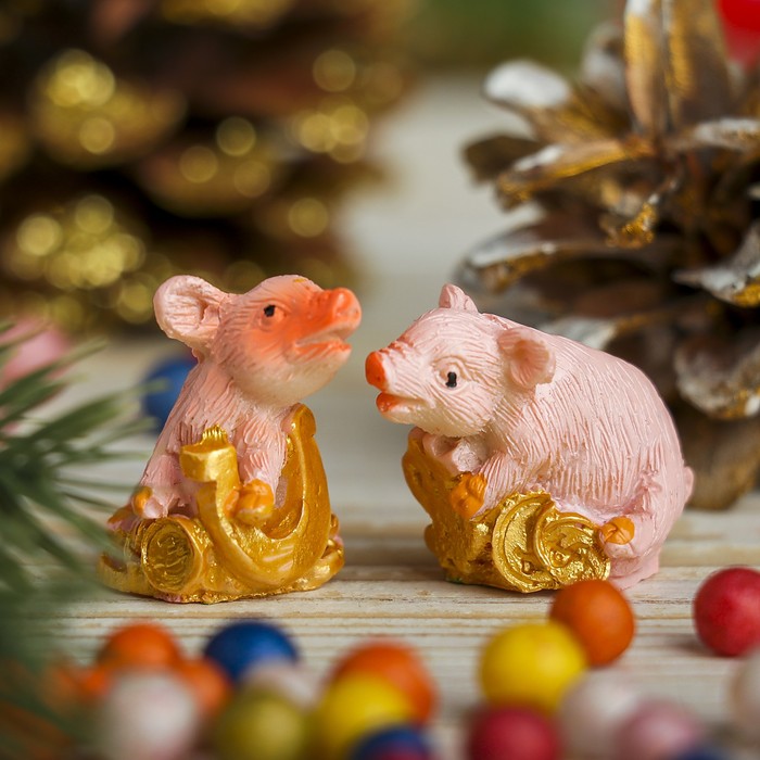 Сувенир полистоун "Хрюшка с монетками" МИКС 2,5х2х2 см