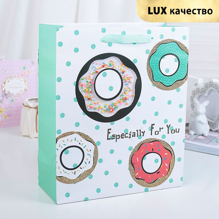 Пакет подарочный "Пончики", люкс, 27 х 11 х 32 см
