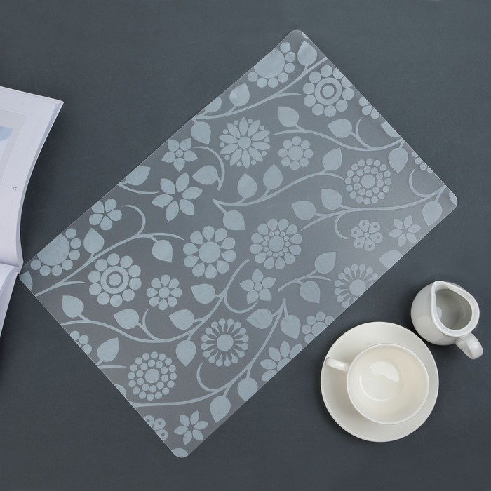 Салфетка кухонная "Белые цветы" 42х28 см