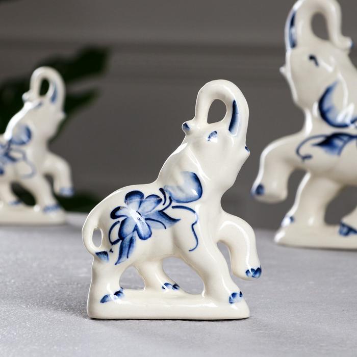 Сувенир-статуэтка средняя " Слоны" гжель