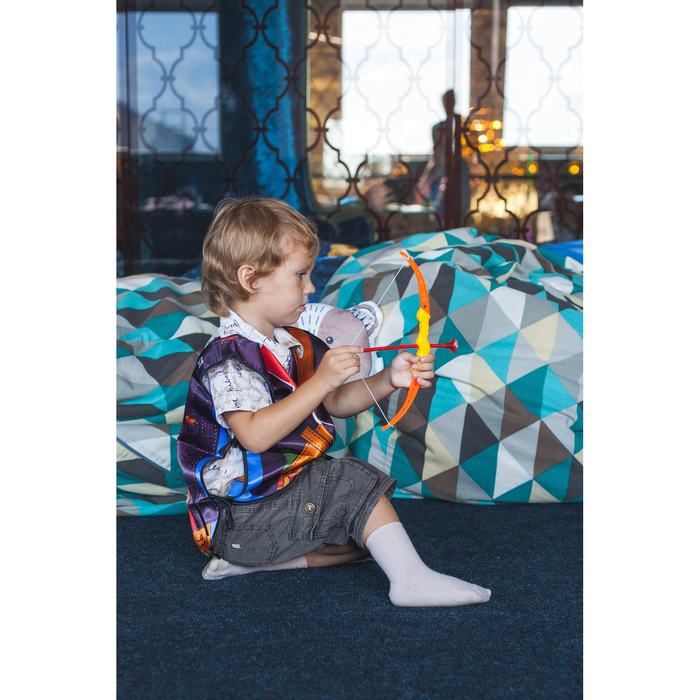 Игровой набор для мальчиков "Охотник": жилет, лук, 3 стрелы, нож, бинокль, мишень