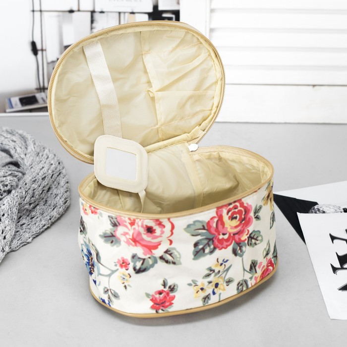 Косметичка-сундук "Цветение", отдел на молнии, зеркало, цвет белый/цветы