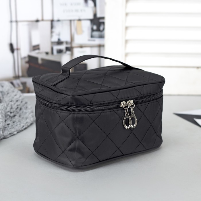 Косметичка-сундучок "Строчка", отдел на молнии, зеркало, цвет чёрный