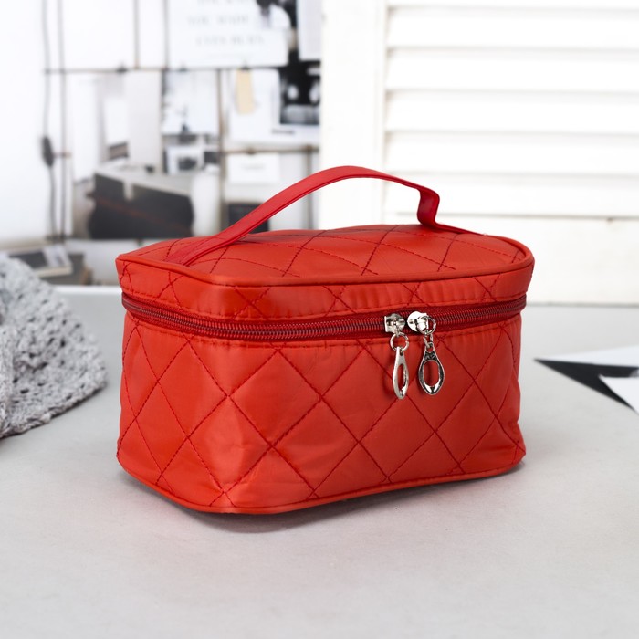 Косметичка-сундучок "Строчка", отдел на молнии, зеркало, цвет красный