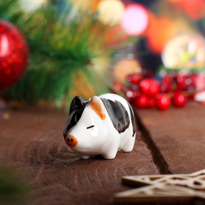 Сувенир "Свинья пятнистая" фарфор, 7х3 см, пятнистая