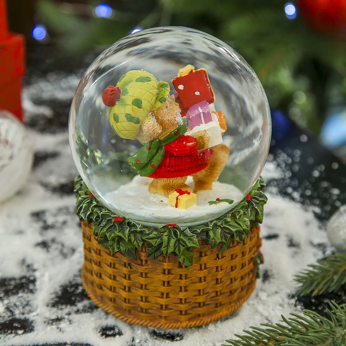 Сувенир полистоун водяной шар музыкальный "Медвежонок с подарками" 14,5х10х10 см