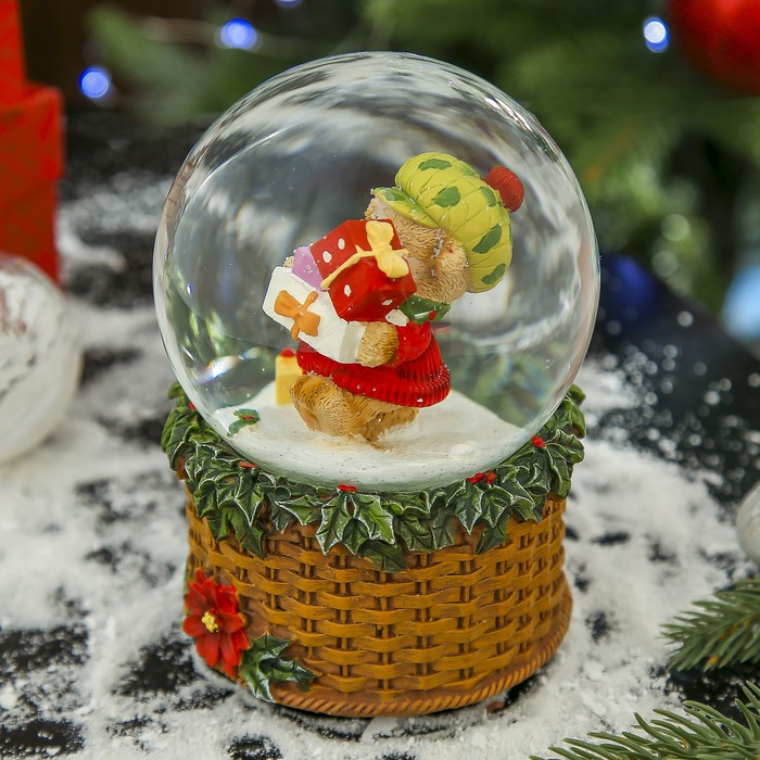 Сувенир полистоун водяной шар музыкальный "Медвежонок с подарками" 14,5х10х10 см