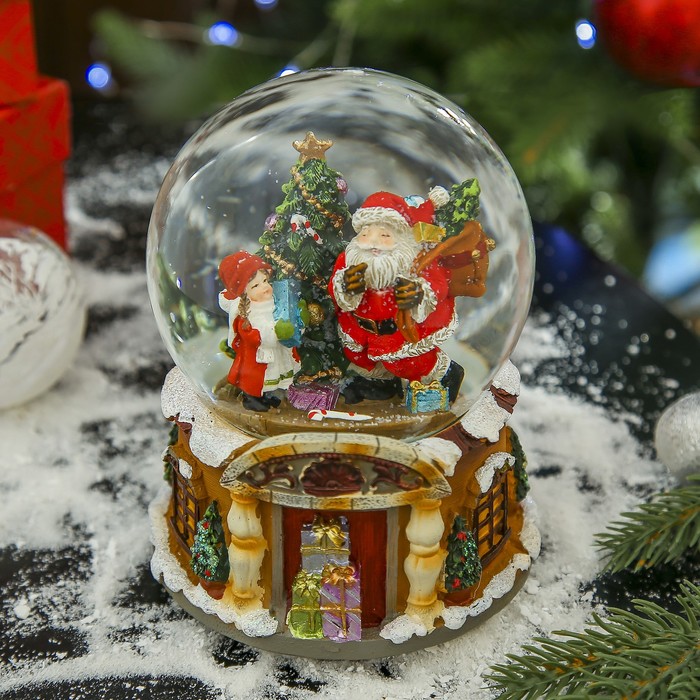Сувенир полистоун водяной шар музыкальный "Дедушка мороз и девочка" 14х11х11 см