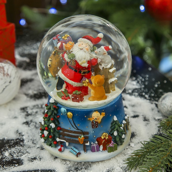 Сувенир полистоун водяной шар музыкальный "Дедушка мороз и его помощники" 15,5х10,5х11 см