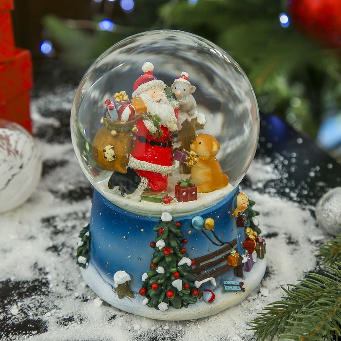 Сувенир полистоун водяной шар музыкальный "Дедушка мороз и его помощники" 15,5х10,5х11 см