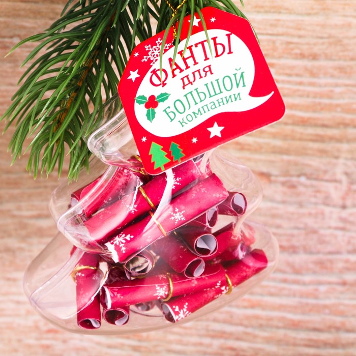 Подвеска на ёлку со свитками "Фанты для большой компании", 8 х 8 см