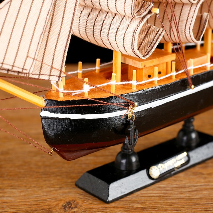 Корабль сувенирный малый «Илия», борта чёрные, паруса бежевые с полосами, 5,5×23,5×23,5 см