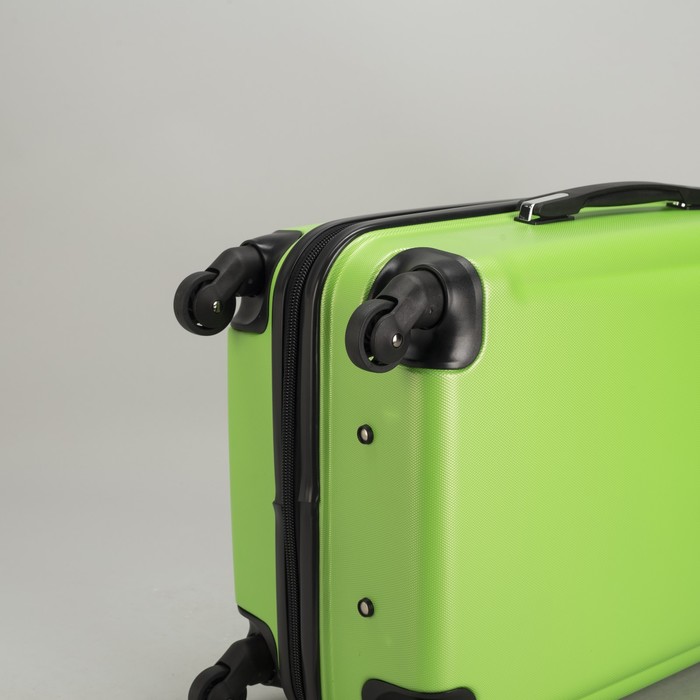 Чемодан малый 22", отдел на молнии, кодовый замок, 4 колеса, цвет зелёный