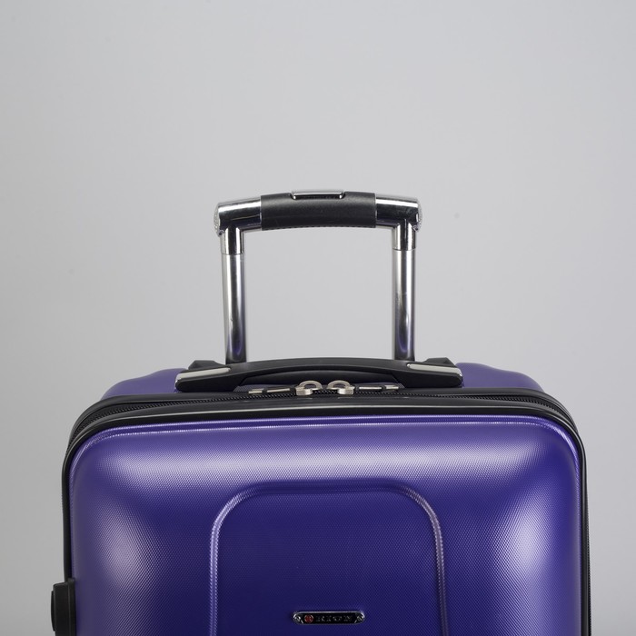 Чемодан малый 22", отдел на молнии, кодовый замок, 4 колеса, цвет фиолетовый