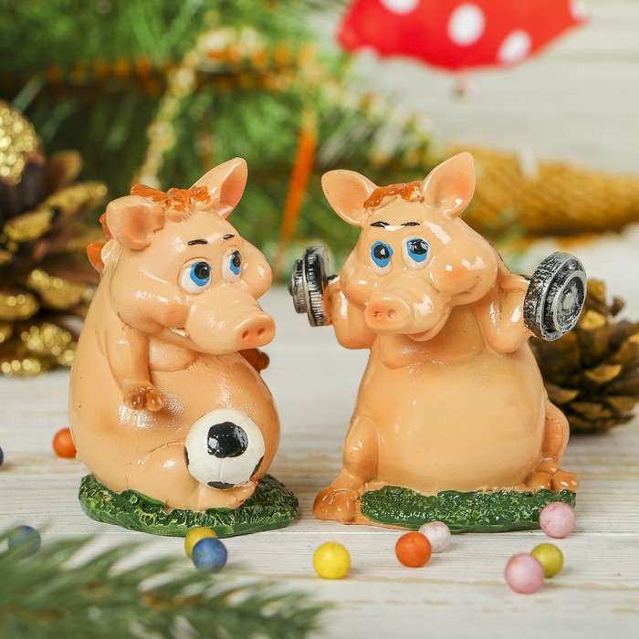 Сувенир полистоун "Кабанчик атлет" МИКС 8х6х5 см